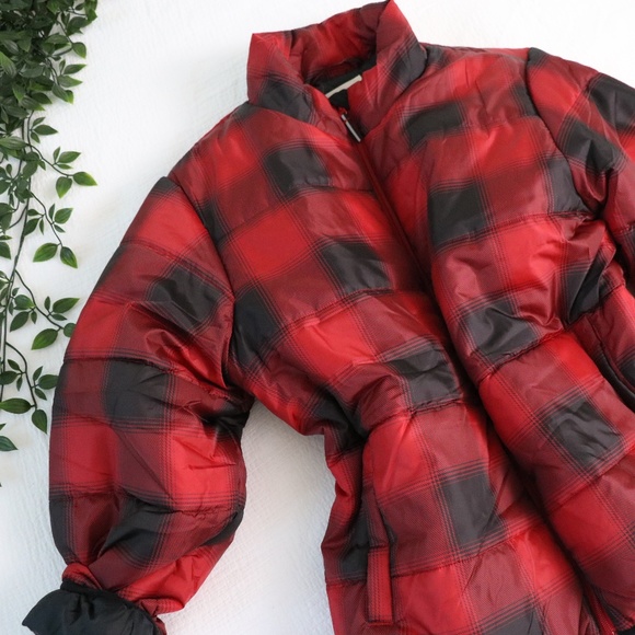 Universal Threads Jackets & Blazers - Universal Threads Red Plaid Puffer Jacket